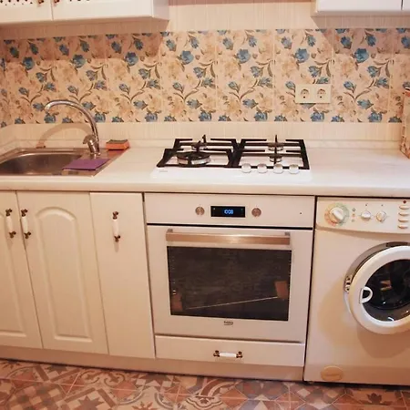 Charming Cheryomushki Apartment Odesa
